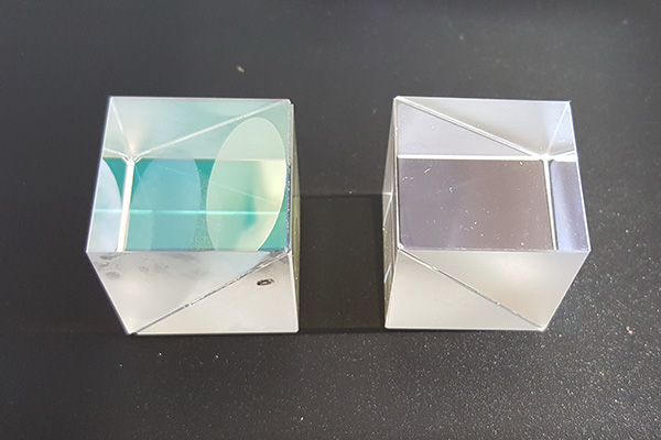Non-polarizing Beamsplitter Cube